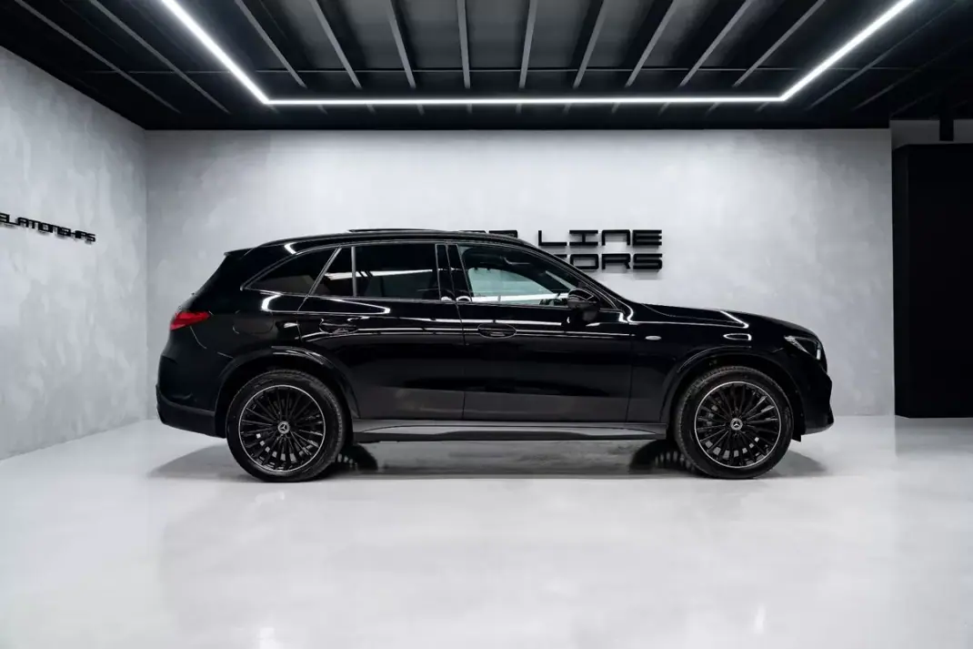 Mercedes-Benz GLC 300 2025 - 71950 EUR, 13000 km - AUTO.MOTO.pt - 13000km - foto 8 de 35