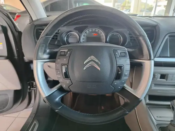 Citroën C5 Tourer 2017 - 9500 EUR, 248400 km - AUTO.MOTO.pt - 248400km - foto 29 de 38