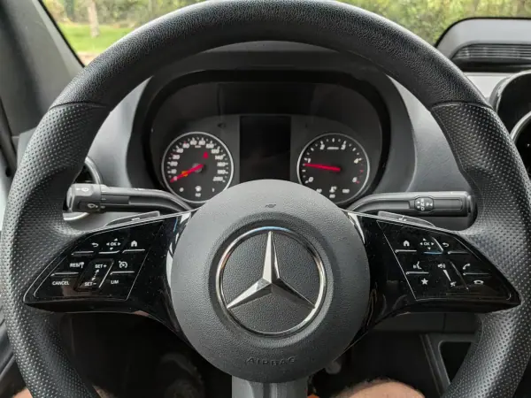 Mercedes-Benz 2025 - 44500 EUR, 29000 km - AUTO.MOTO.pt - 29000km - foto 19 de 19