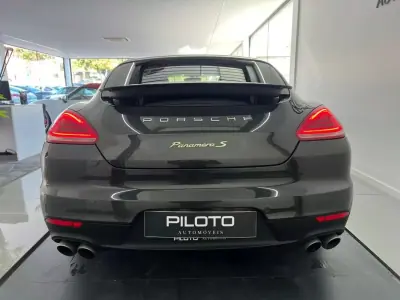 Porsche Panamera 2014 - 45990 EUR, 157000 km - AUTO.MOTO.pt - 157000km - foto 9 de 37