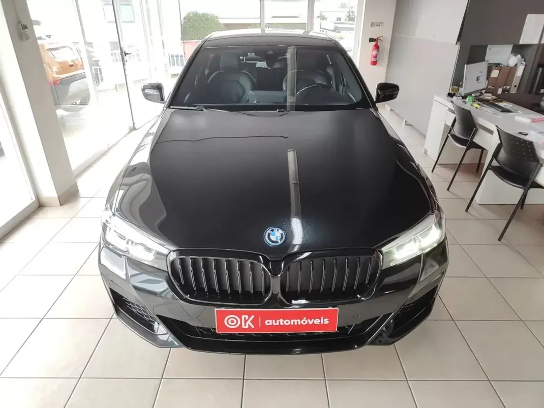 BMW 530e 2022 - 35650 EUR, 99990 km - AUTO.MOTO.pt - 99990km - foto 4 de 37