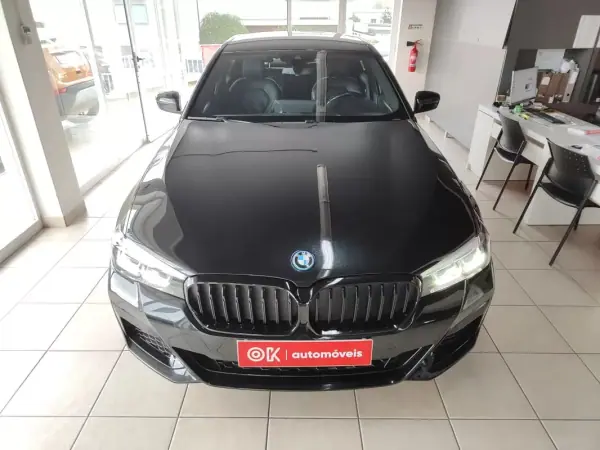 BMW 530e 2022 - 35650 EUR, 99990 km - AUTO.MOTO.pt - 99990km - foto 4 de 37