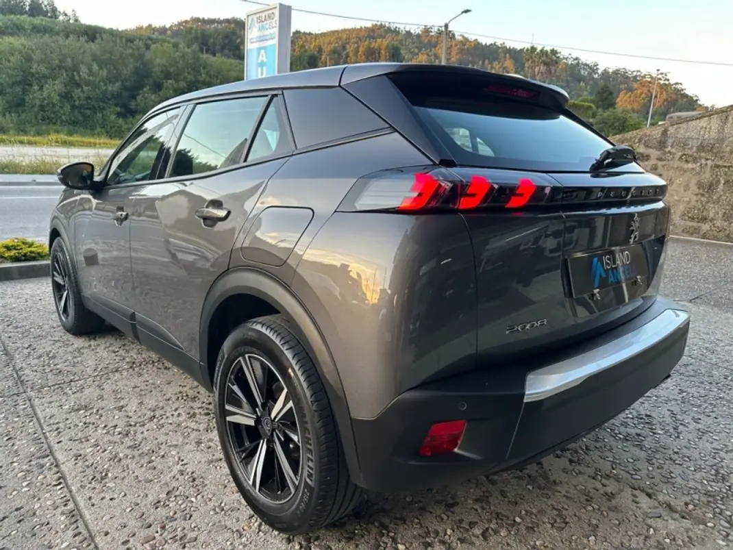 Peugeot 2008 2021 - 16500 EUR, 158900 km - AUTO.MOTO.pt - 158900km - foto 7 de 52