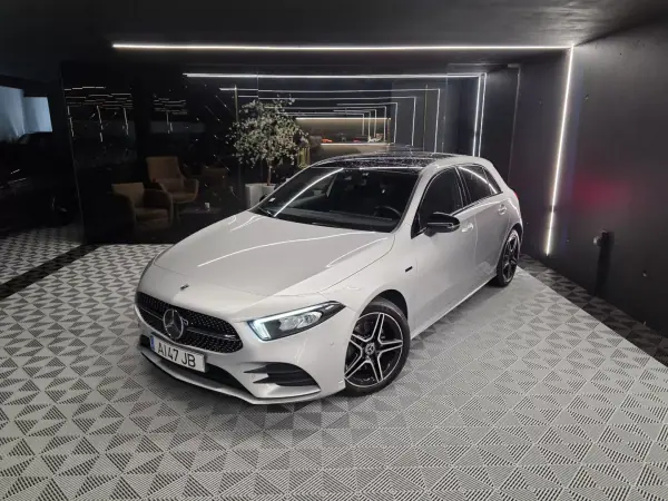 Mercedes-Benz A 250e AMG Line 2021 Híbrido Plug-In
