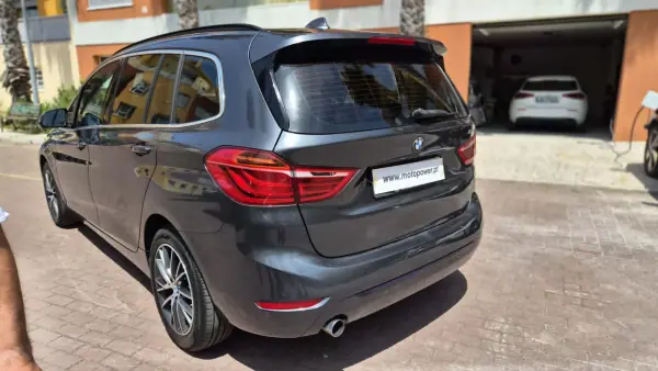 BMW 218 Gran Tourer 2016 - 18480 EUR, 120000 km - AUTO.MOTO.pt - 120000km - foto 11 de 12
