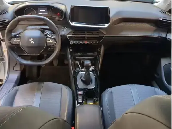 Peugeot 2008 2021 - 14500 EUR, 60000 km - AUTO.MOTO.pt - 60000km - foto 26 de 27