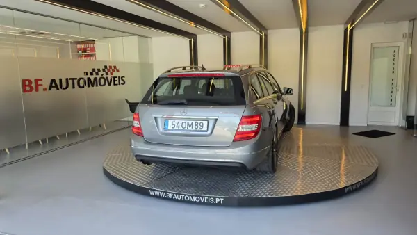 Mercedes-Benz C 180 2014 - 9900 EUR, 299370 km - AUTO.MOTO.pt - 299370km - foto 18 de 52