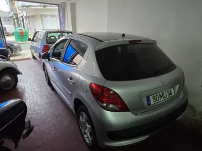Peugeot 207 2012 - 5950 EUR, 103487 km - AUTO.MOTO.pt - 103487km - foto 5 de 20