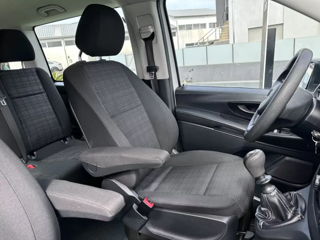 Mercedes-Benz Vito Tourer 2018 - 24900 EUR, 175000 km - AUTO.MOTO.pt - 175000km - foto 38 de 49