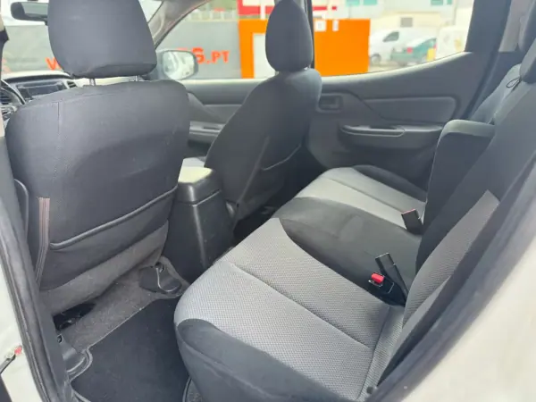 Mitsubishi L200 2019 - 27900 EUR, 174579 km - AUTO.MOTO.pt - 174579km - foto 18 de 19