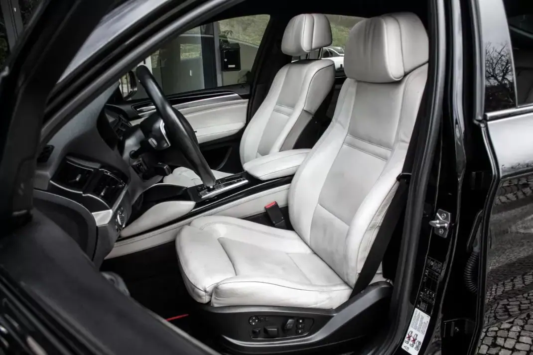 BMW X6 ActiveHybrid 2010 - 23990 EUR, 173745 km - AUTO.MOTO.pt - 173745km - foto 24 de 40