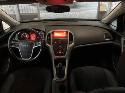 Opel Astra Sports Tourer 2012 - 6750 EUR, 274002 km - AUTO.MOTO.pt - 274002km - foto 9 de 21