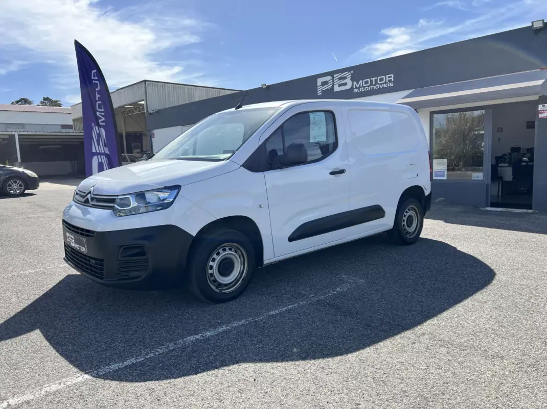 Citroën 2023 - 14900 EUR, 148151 km - 148151km - foto 2 de 12