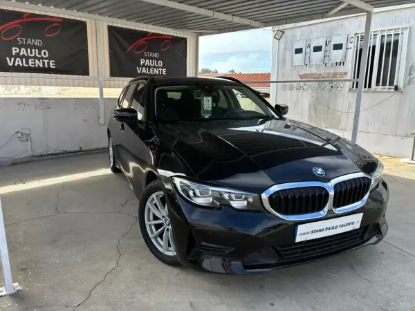 BMW 318 2019 - 21900 EUR, 128000 km - AUTO.MOTO.pt - 128000km - foto 12 de 22