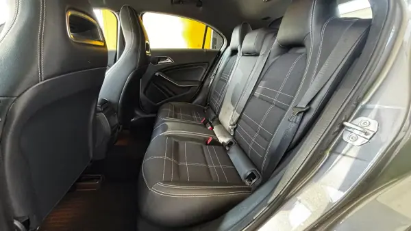 Mercedes-Benz A 180 2012 - 14990 EUR, 129000 km - AUTO.MOTO.pt - 129000km - foto 15 de 16