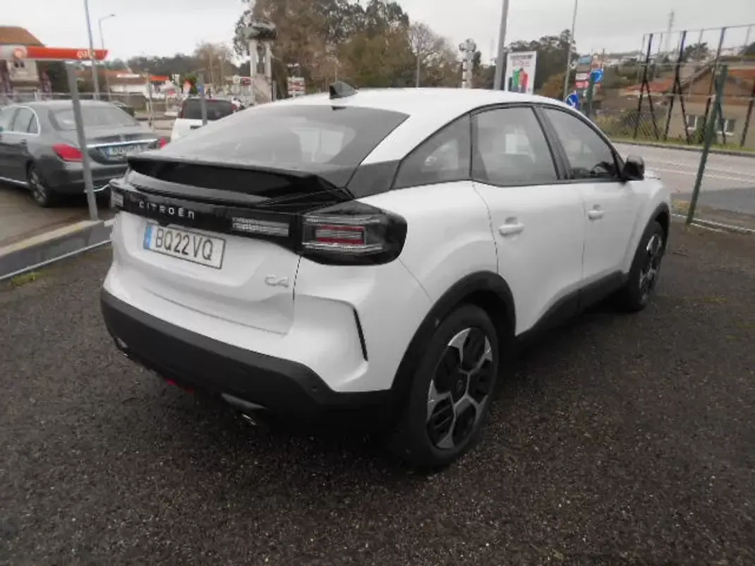 Citroën C4 2025 - 23500 EUR, 17074 km - AUTO.MOTO.pt - 17074km - foto 4 de 14