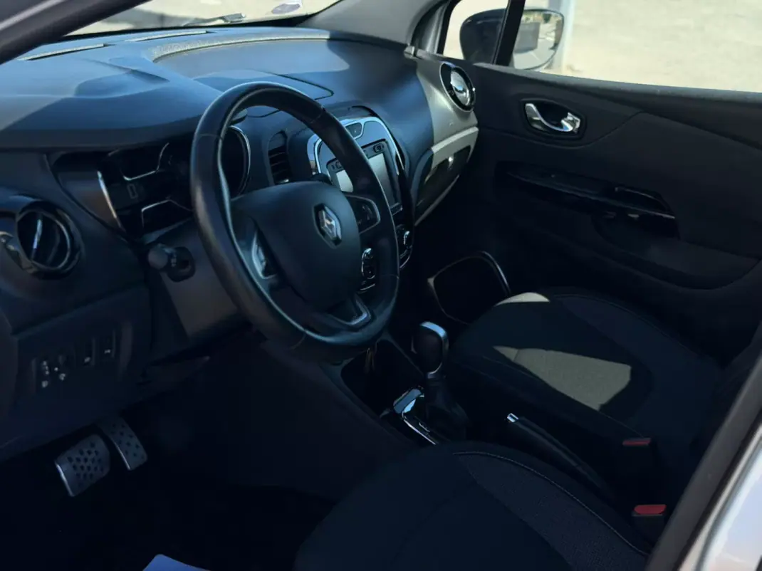 Renault Captur 2016 - 12250 EUR, 79550 km - 79550km - foto 18 de 24