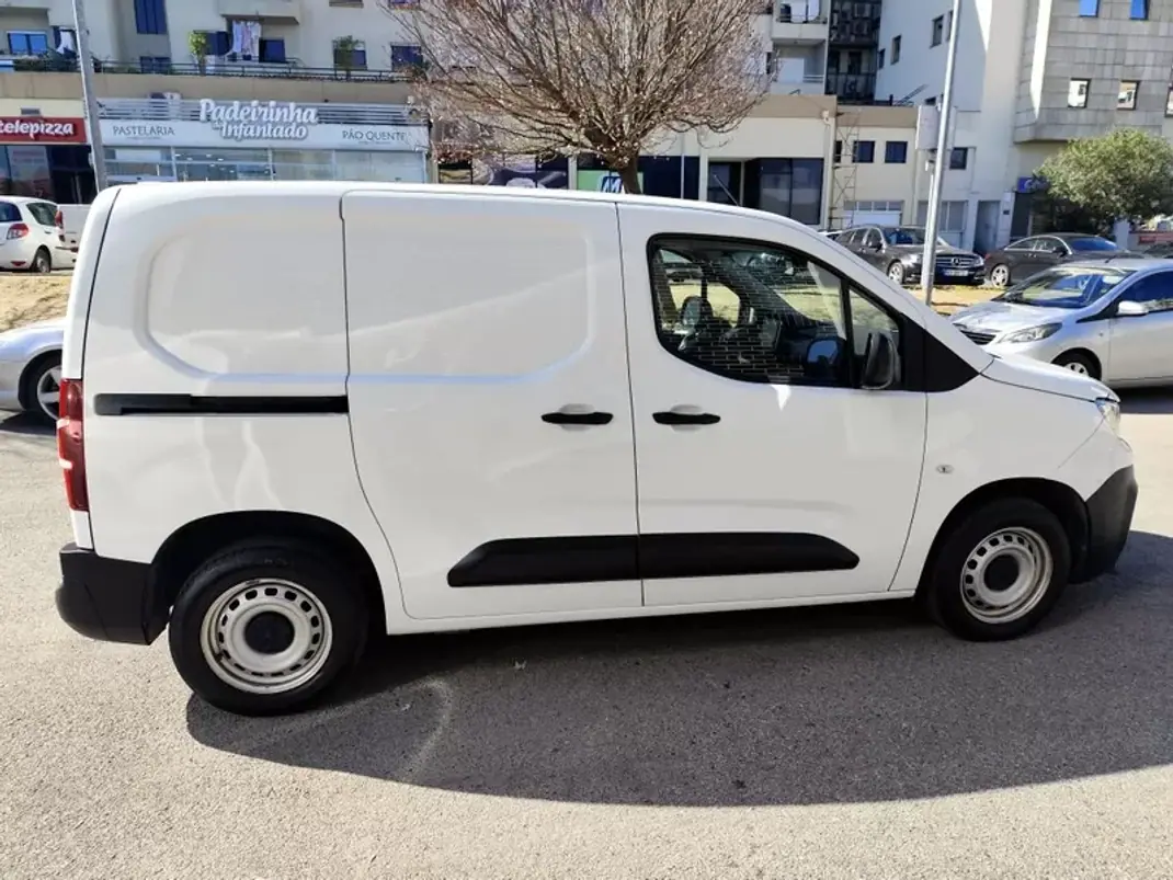 Peugeot Partner 1.6 HDI , 3 Lug. , Iva Dedutivel 2019 - 11980 EUR, 190000 km - AUTO.MOTO.pt - 190000km - foto 21 de 22