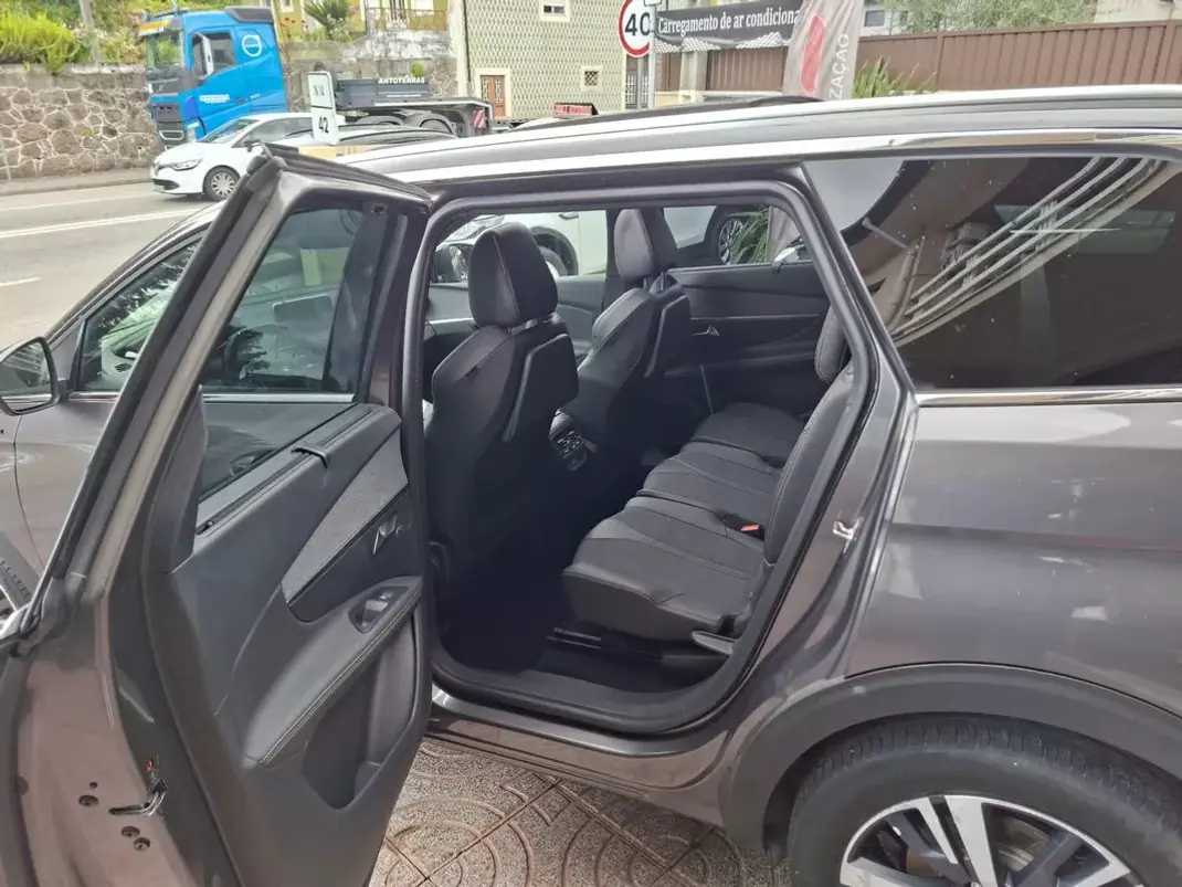 Peugeot 5008 2017 - 16500 EUR, 30000 km - AUTO.MOTO.pt - 30000km - foto 17 de 35