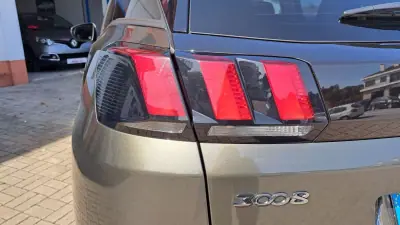 Peugeot 3008 2018 - 19900 EUR, 156128 km - 156128km - foto 24 de 49