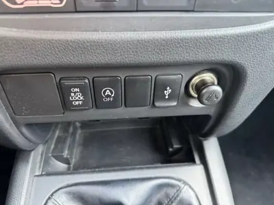 Mitsubishi L200 2019 - 27900 EUR, 174579 km - AUTO.MOTO.pt - 174579km - foto 9 de 19
