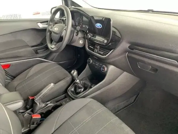 Ford Fiesta 2018 - 12500 EUR, 180000 km - AUTO.MOTO.pt - 180000km - foto 6 de 16