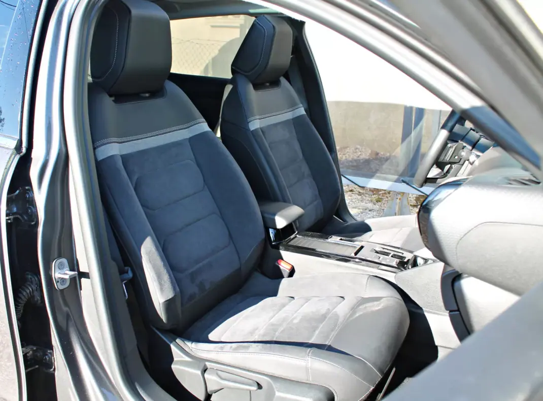 Citroën C4 2023 - 23900 EUR, 21085 km - AUTO.MOTO.pt - 21085km - foto 15 de 27