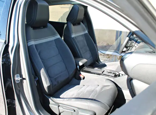 Citroën C4 2023 - 23900 EUR, 21085 km - AUTO.MOTO.pt - 21085km - foto 15 de 27