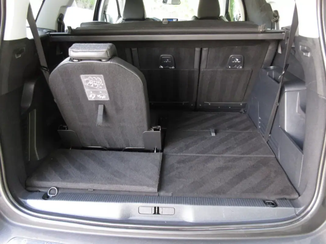Peugeot 5008 2017 - 20490 EUR, 161000 km - AUTO.MOTO.pt - 161000km - foto 34 de 57
