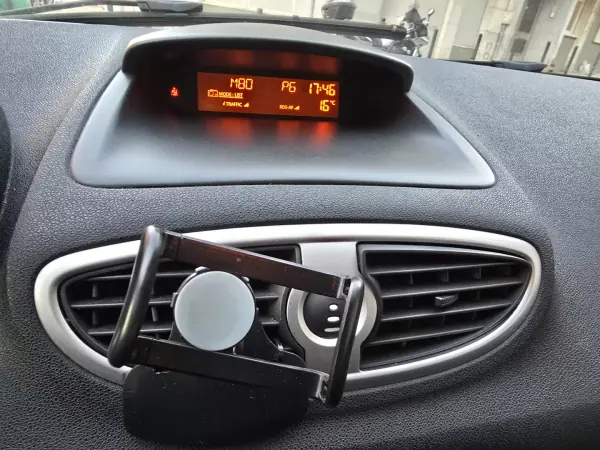 Renault Clio Break 2008 - 3999 EUR, 208437 km - AUTO.MOTO.pt - 208437km - foto 14 de 19