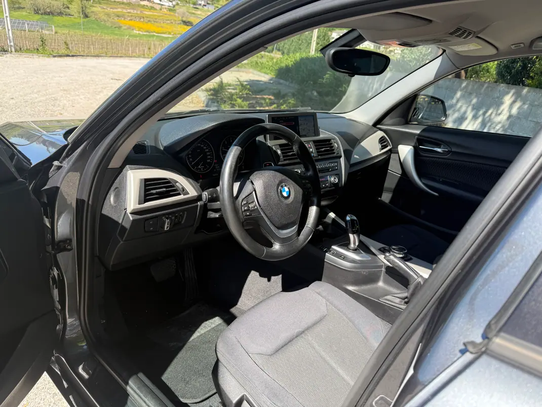 BMW 118 2013 - 10500 EUR, 192500 km - AUTO.MOTO.pt - 192500km - foto 7 de 10