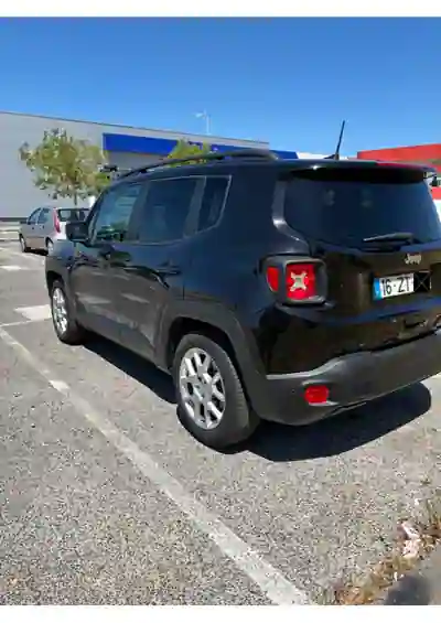 Jeep Renegade 2020 - 13500 EUR, 126000 km - AUTO.MOTO.pt - 126000km - foto 6 de 10
