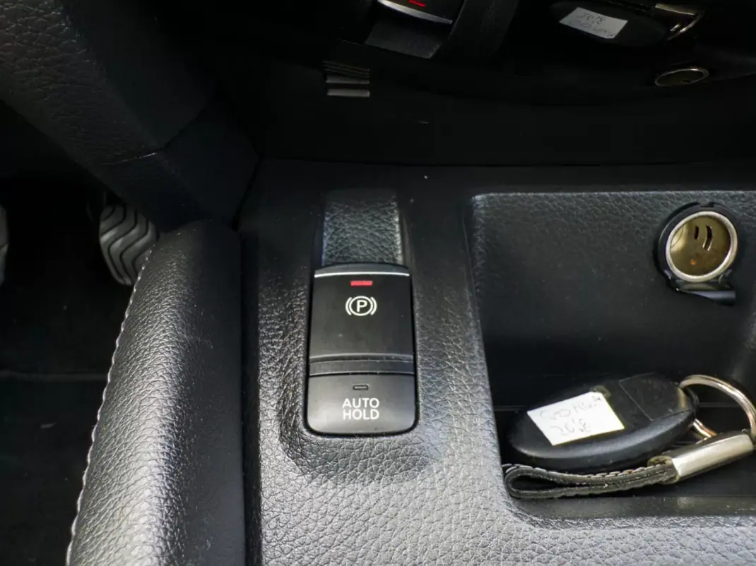 Nissan Qashqai 2018 - 18990 EUR, 123000 km - AUTO.MOTO.pt - 123000km - foto 34 de 40
