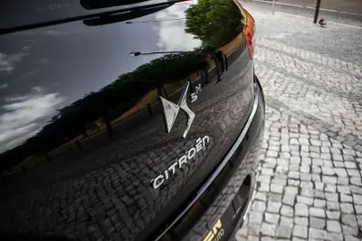 Citroën DS5 2013 - 8900 EUR, 242219 km - AUTO.MOTO.pt - 242219km - foto 11 de 38