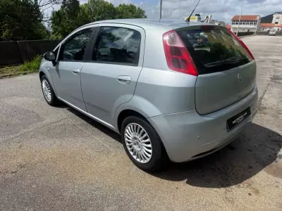 Fiat Grande Punto 2007 - 3990 EUR, 138000 km - AUTO.MOTO.pt - 138000km - foto 6 de 22