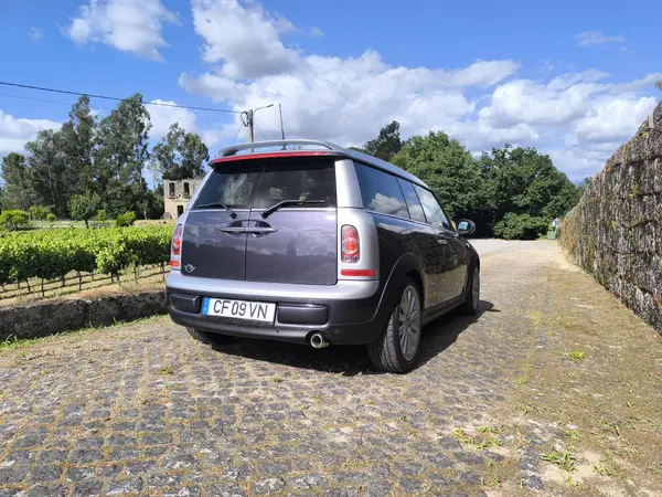 MINI Clubman 2013 - 9000 EUR, 185000 km - AUTO.MOTO.pt - 185000km - foto 5 de 12