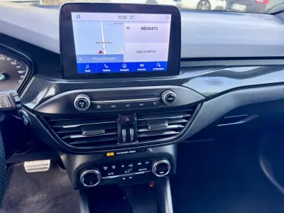 Ford Focus 2019 - 13900 EUR, 129500 km - AUTO.MOTO.pt - 129500km - foto 18 de 19