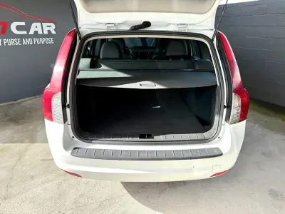 Volvo V50 2008 - 7990 EUR, 228855 km - AUTO.MOTO.pt - 228855km - foto 7 de 15