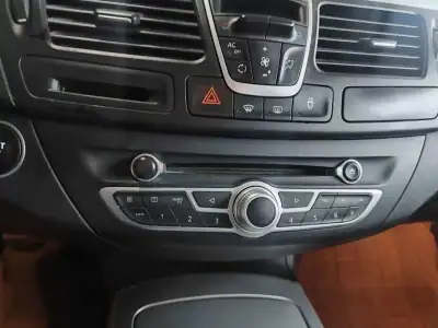 Renault Laguna Break 2009 - 8450 EUR, 105000 km - AUTO.MOTO.pt - 105000km - foto 32 de 35