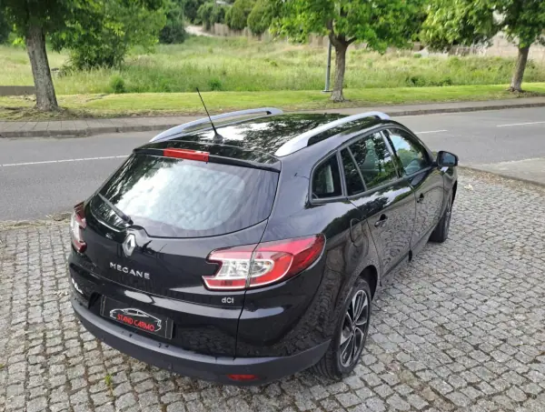 Renault Mégane 2015 - 7990 EUR, 209000 km - AUTO.MOTO.pt - 209000km - foto 6 de 14