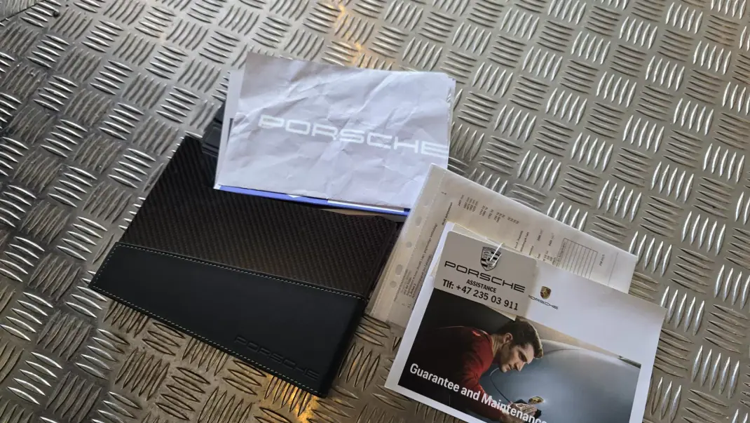 Porsche 992 2021 - 235000 EUR, 15666 km - AUTO.MOTO.pt - 15666km - foto 57 de 61