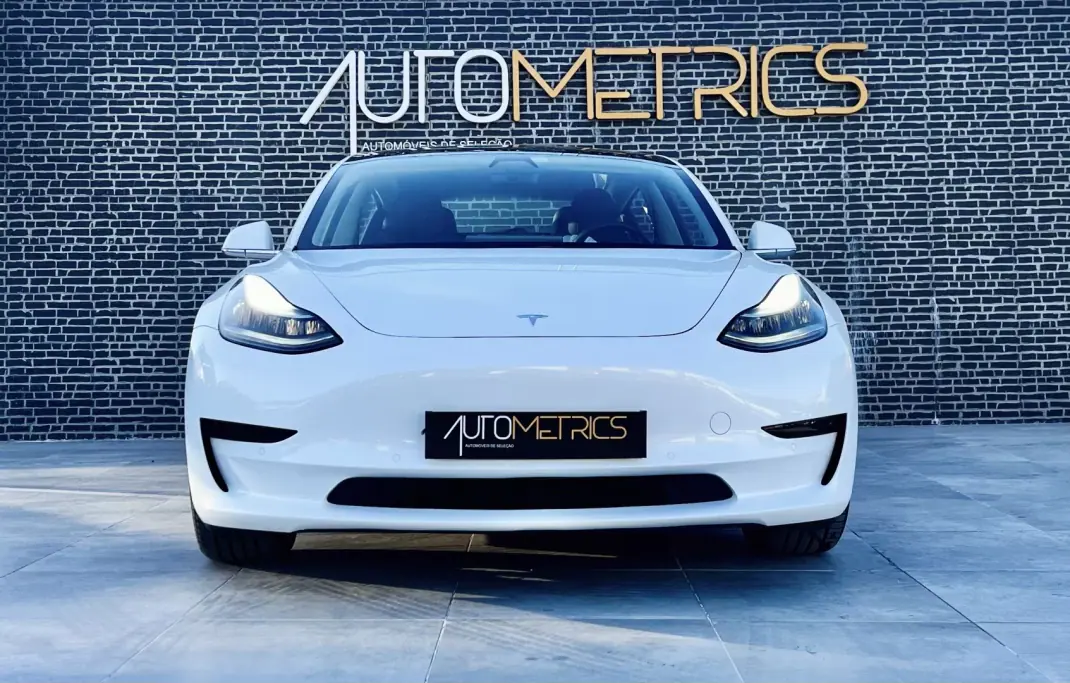 Tesla Model 3 2019 - 24490 EUR, 112000 km - 112000km - foto 10 de 16
