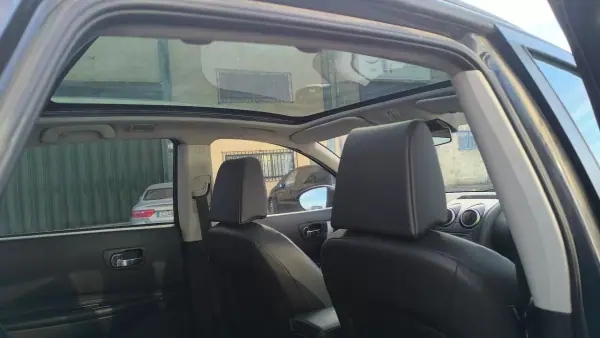 Nissan Qashqai 2010 - 7300 EUR, 173000 km - AUTO.MOTO.pt - 173000km - foto 6 de 18