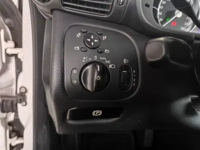 Mercedes-Benz CLC 180 2010 - 9500 EUR, 269000 km - AUTO.MOTO.pt - 269000km - foto 23 de 33