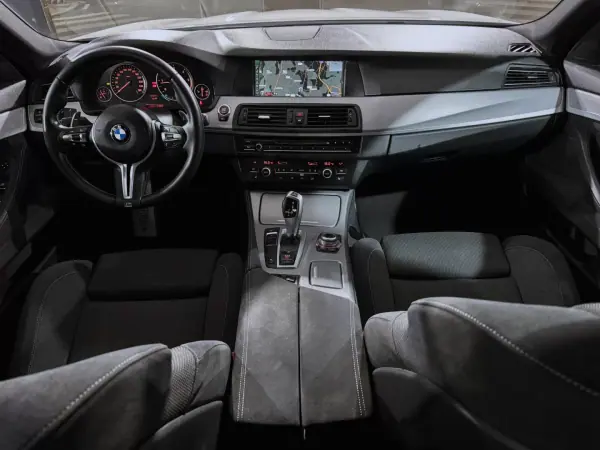 BMW 520 2012 - 18900 EUR, 219464 km - AUTO.MOTO.pt - 219464km - foto 7 de 23