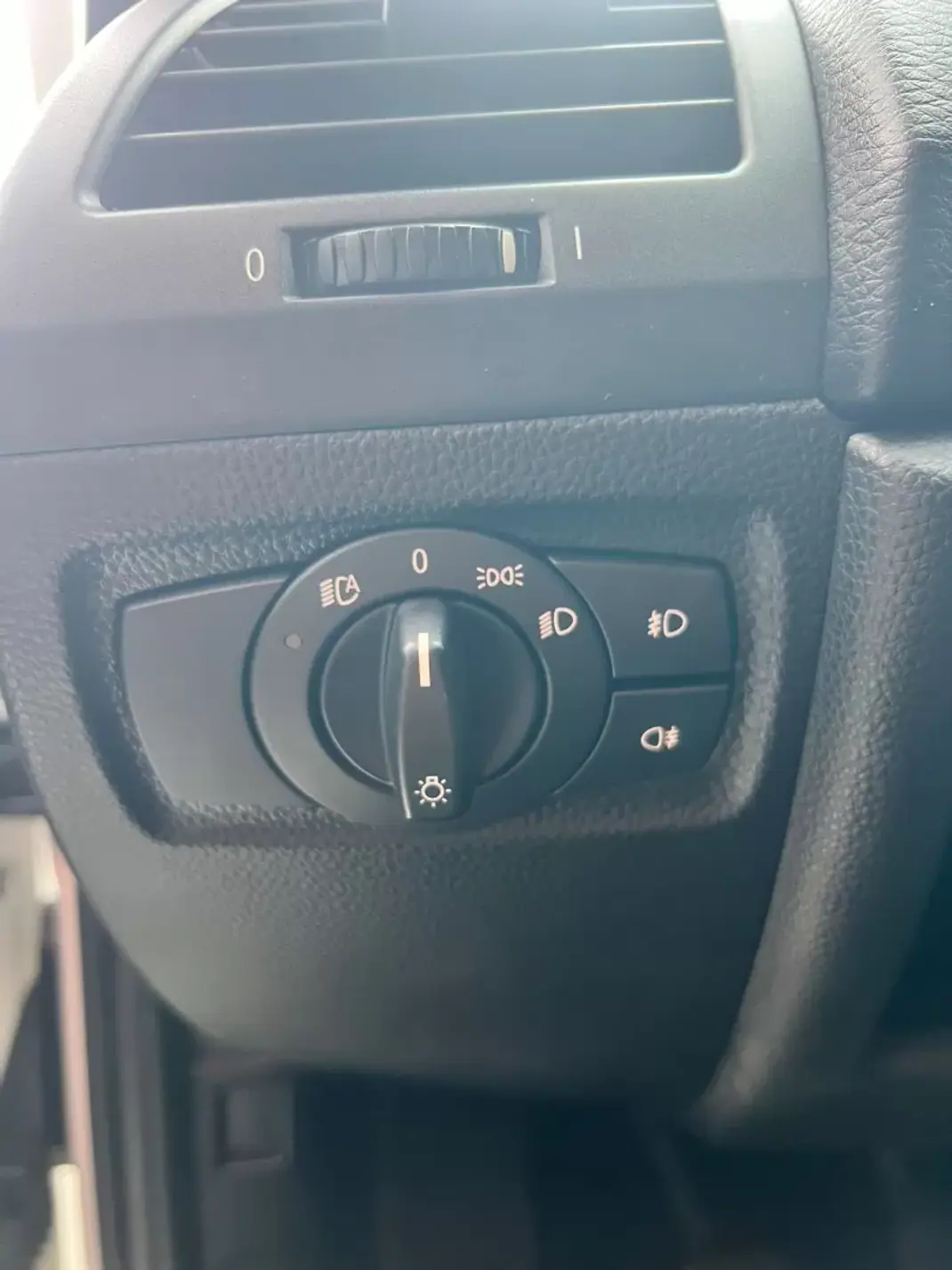 BMW 116 2011 - 14000 EUR, 184987 km - AUTO.MOTO.pt - 184987km - foto 20 de 26