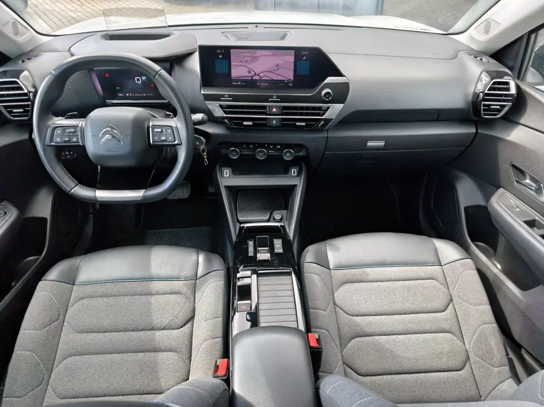 Citroën C4 2022 - 19500 EUR, 120200 km - AUTO.MOTO.pt - 120200km - foto 9 de 18