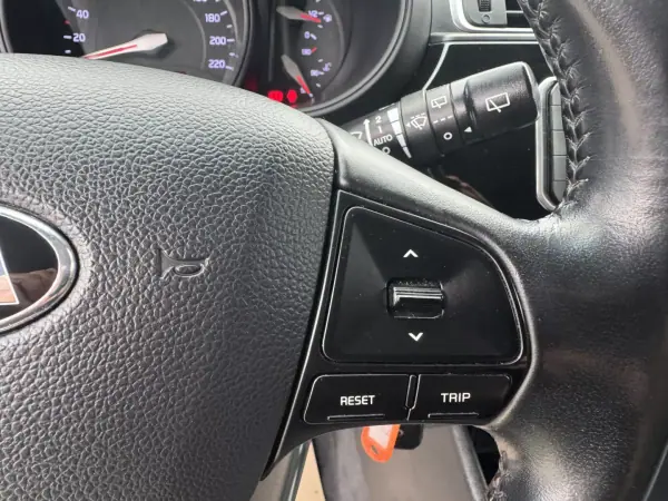 Kia Rio 2016 - 9500 EUR, 113000 km - AUTO.MOTO.pt - 113000km - foto 29 de 40