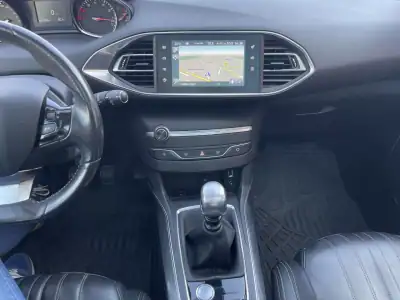 Peugeot 308 2014 - 12490 EUR, 143165 km - AUTO.MOTO.pt - 143165km - foto 15 de 22