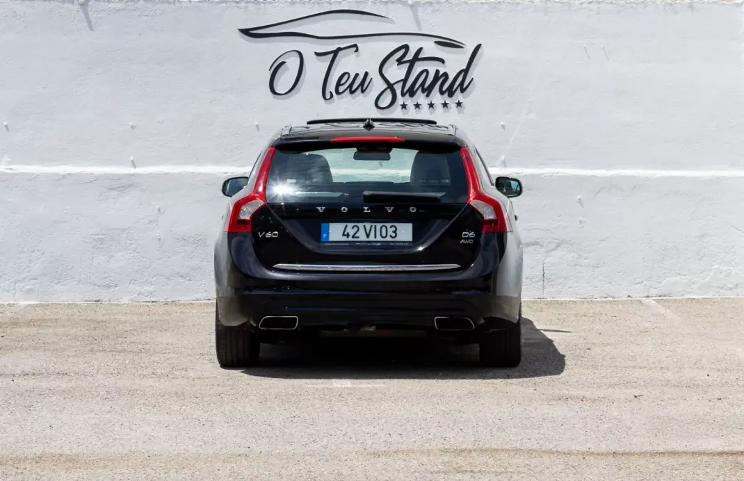 Volvo V60 2013 - 12500 EUR, 242000 km - 242000km - foto 4 de 45